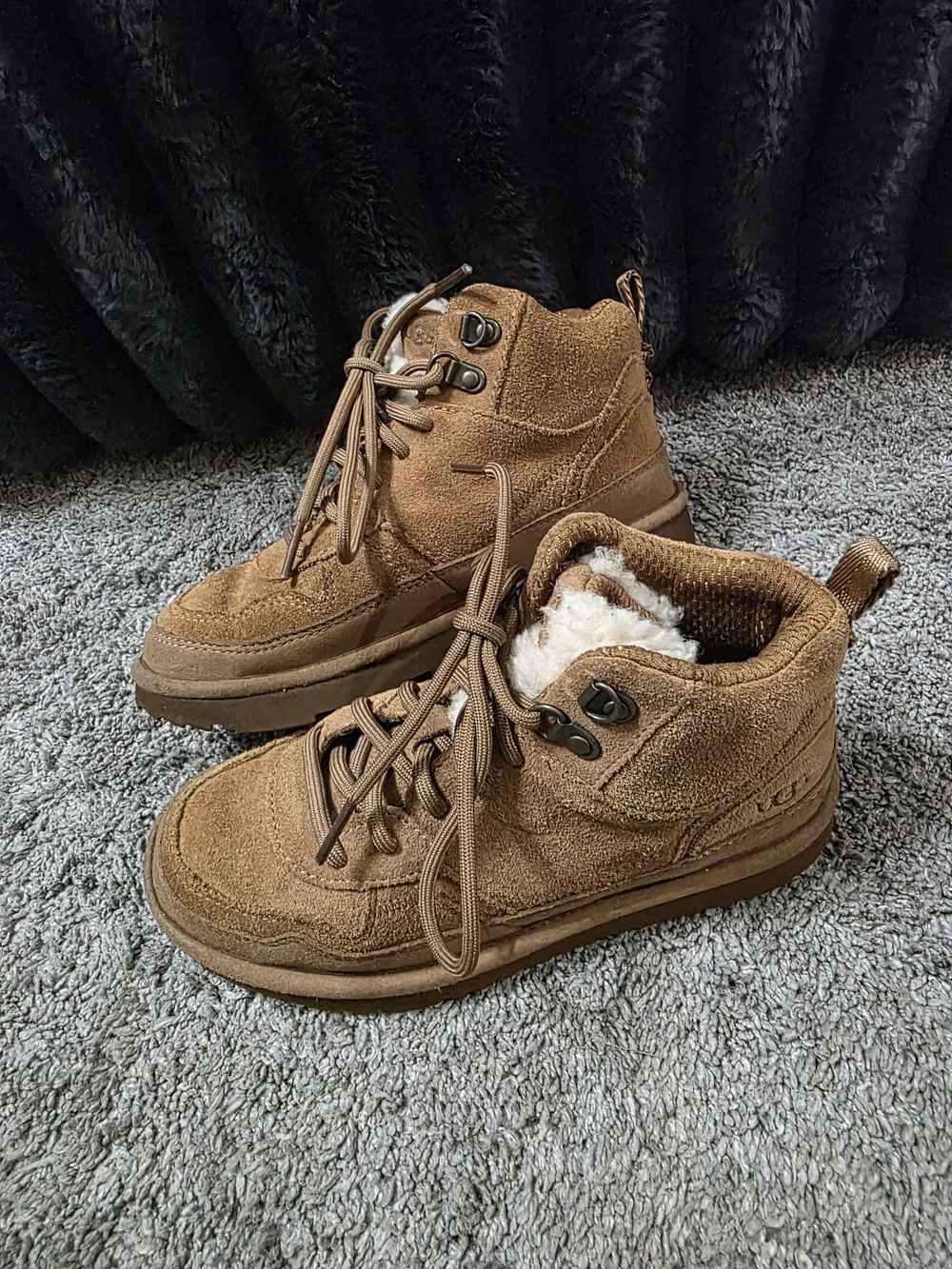 UGG Kids Chestnut Suede Lace-Up Shearling Boots